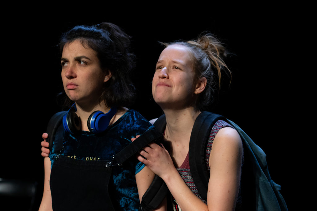 Julia et Lara jouant Fa Sol La SIDA