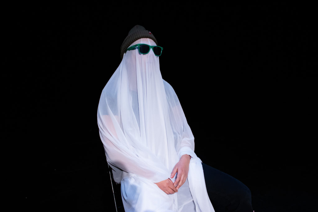 Julia déguisée Fa Sol La SIDA